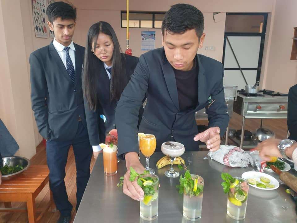 Hill Point Secondary School (+2)